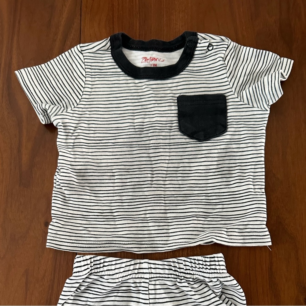 Zutano matching t shirt and short set in black and white stripes, 12 months